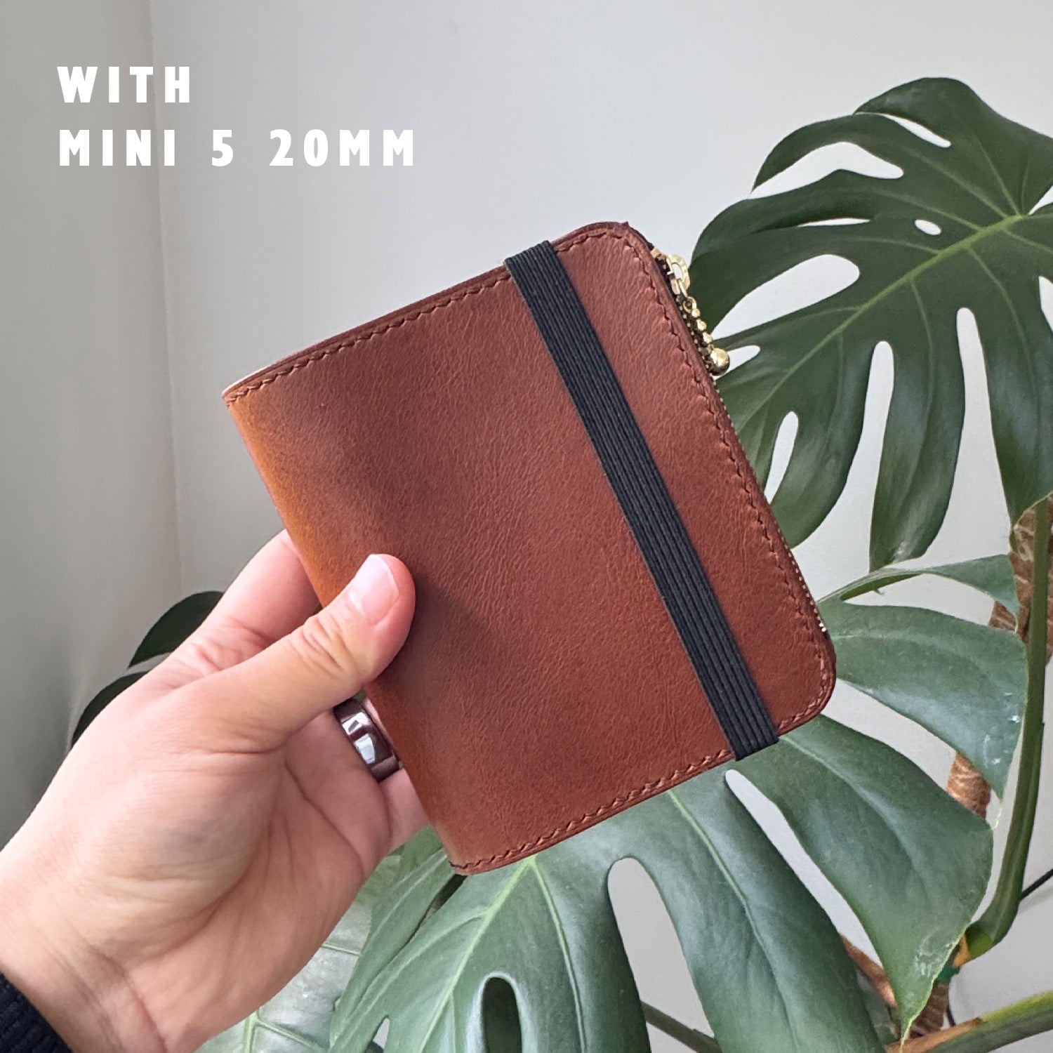 RTS: A8 Mini 5 Zipper Flyleaf with band (Dark Brown)