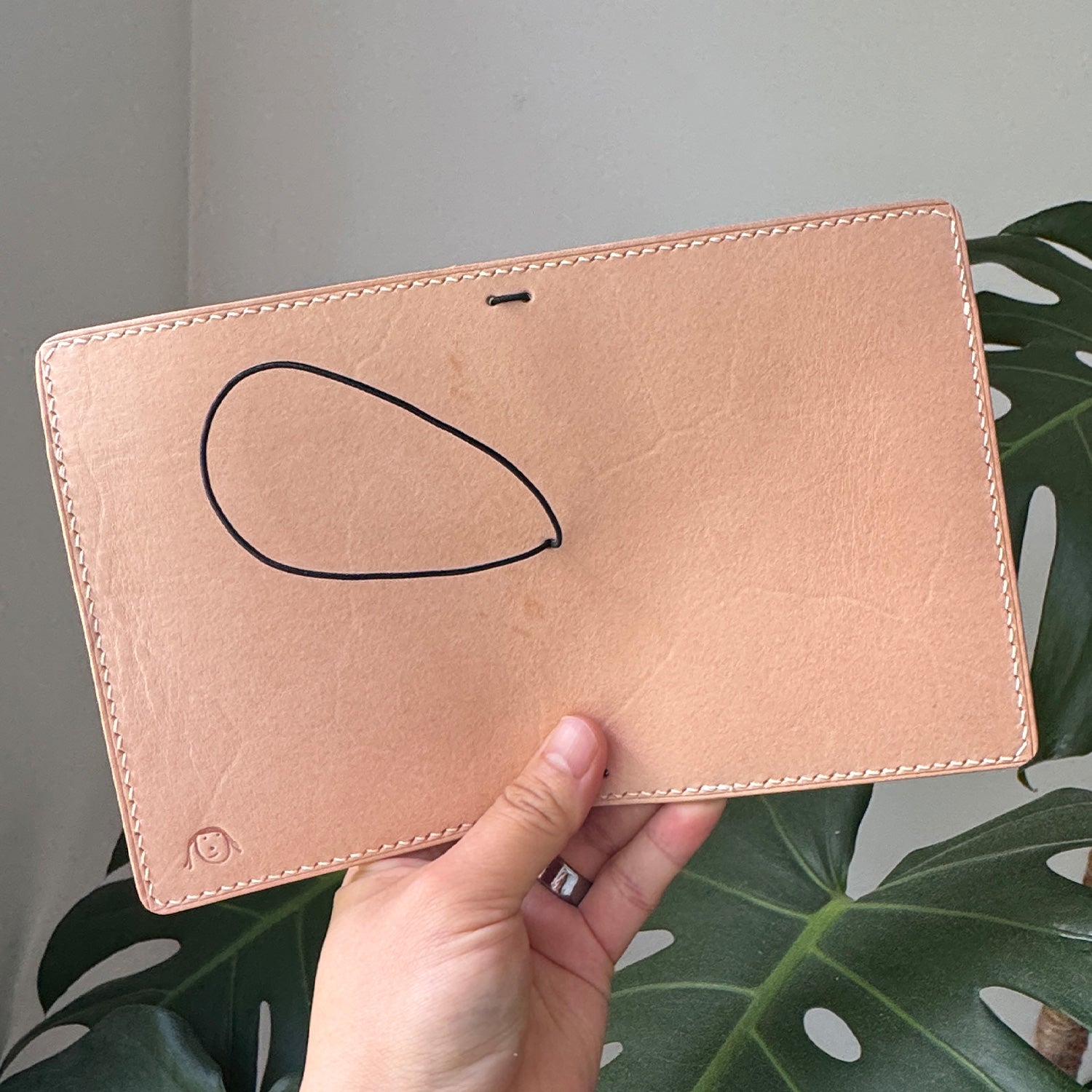 RTS: Traveler's Notebook Cover: Passport (Beige & Natural Sand)