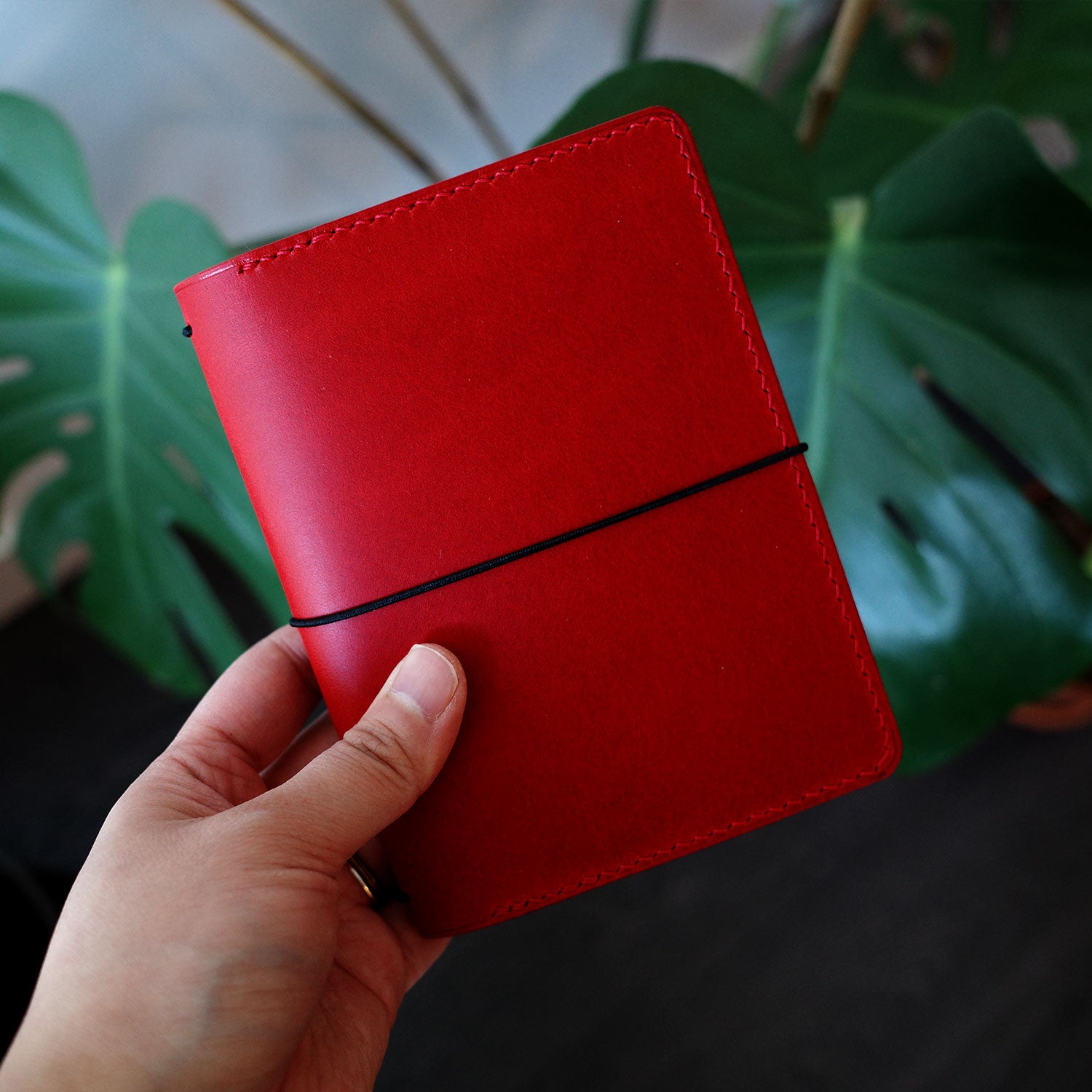 RTS: Traveler's Notebook Cover: Passport (Red) | Thinkthankay